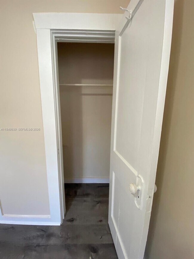 Foto del edificio - 1011 SW 5th St