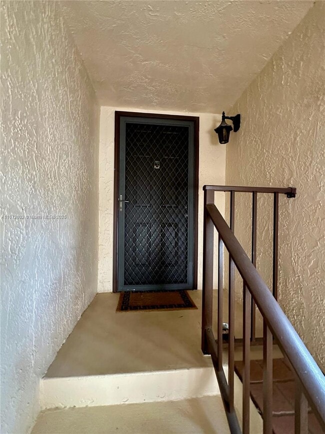 Building Photo - 240 Captains Walk