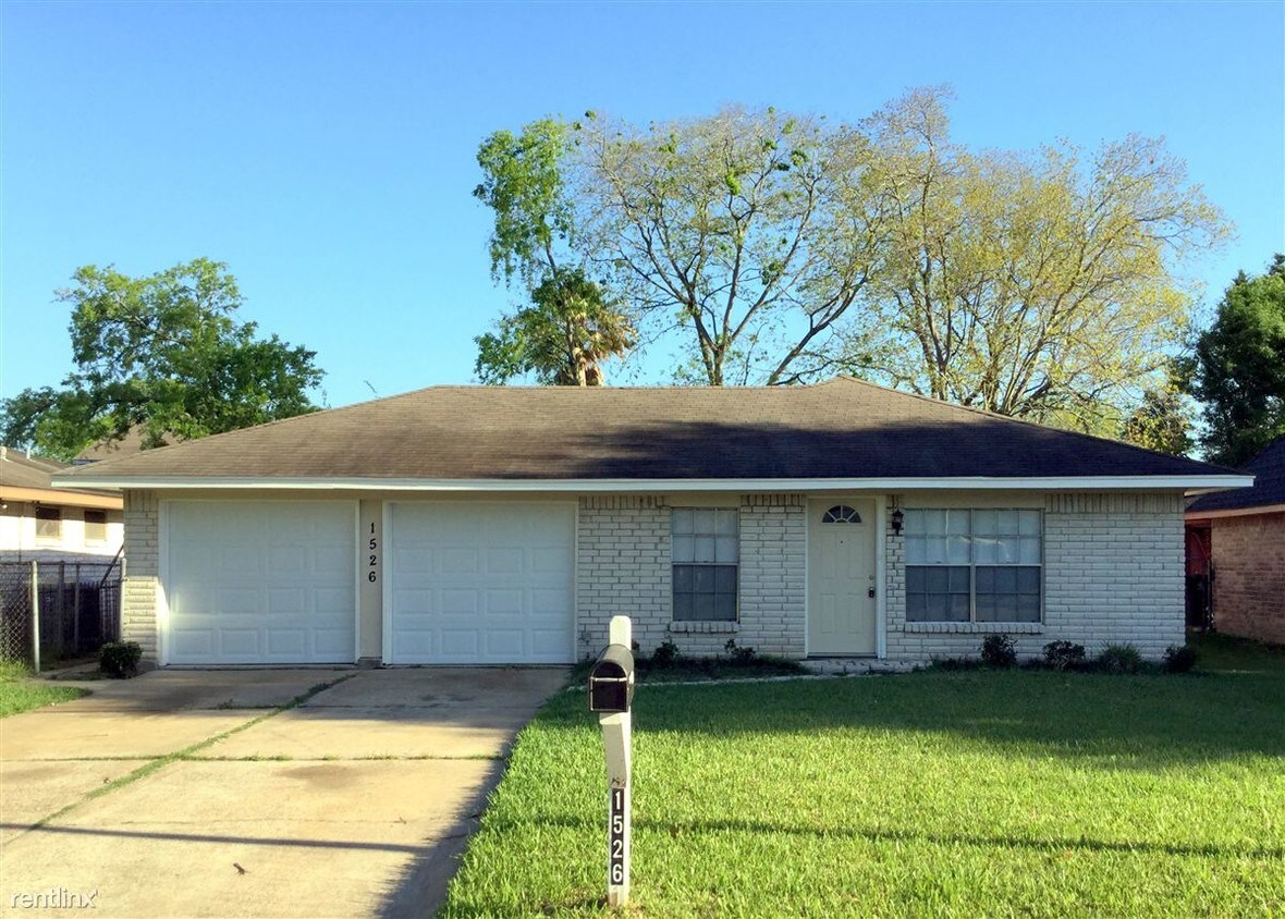 Primary Photo - 1526 Tarberry Rd