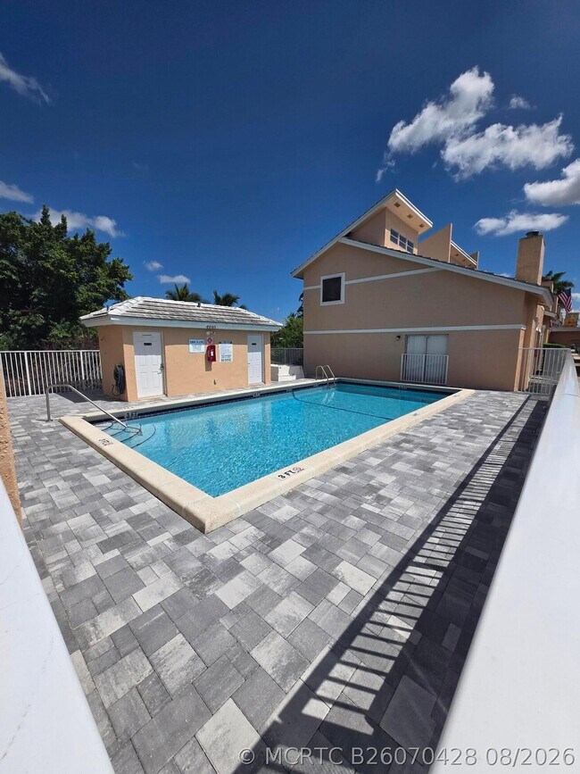 Building Photo - 4083 Coral Springs Dr