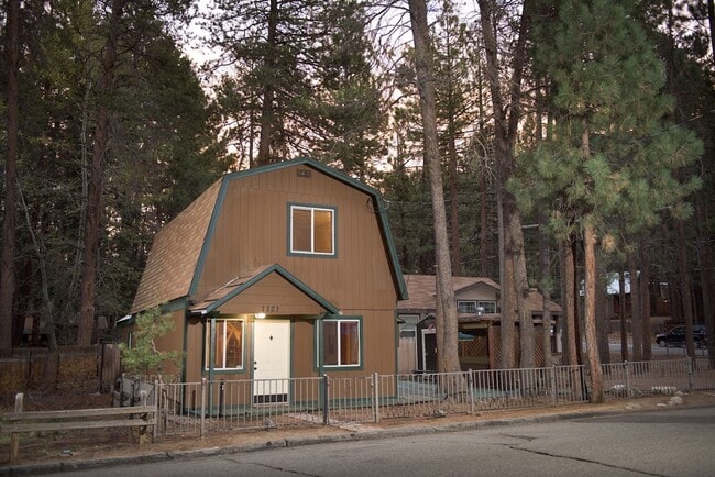 Foto del edificio - Unfurnished 3 bedroom 1 bathroom cabin