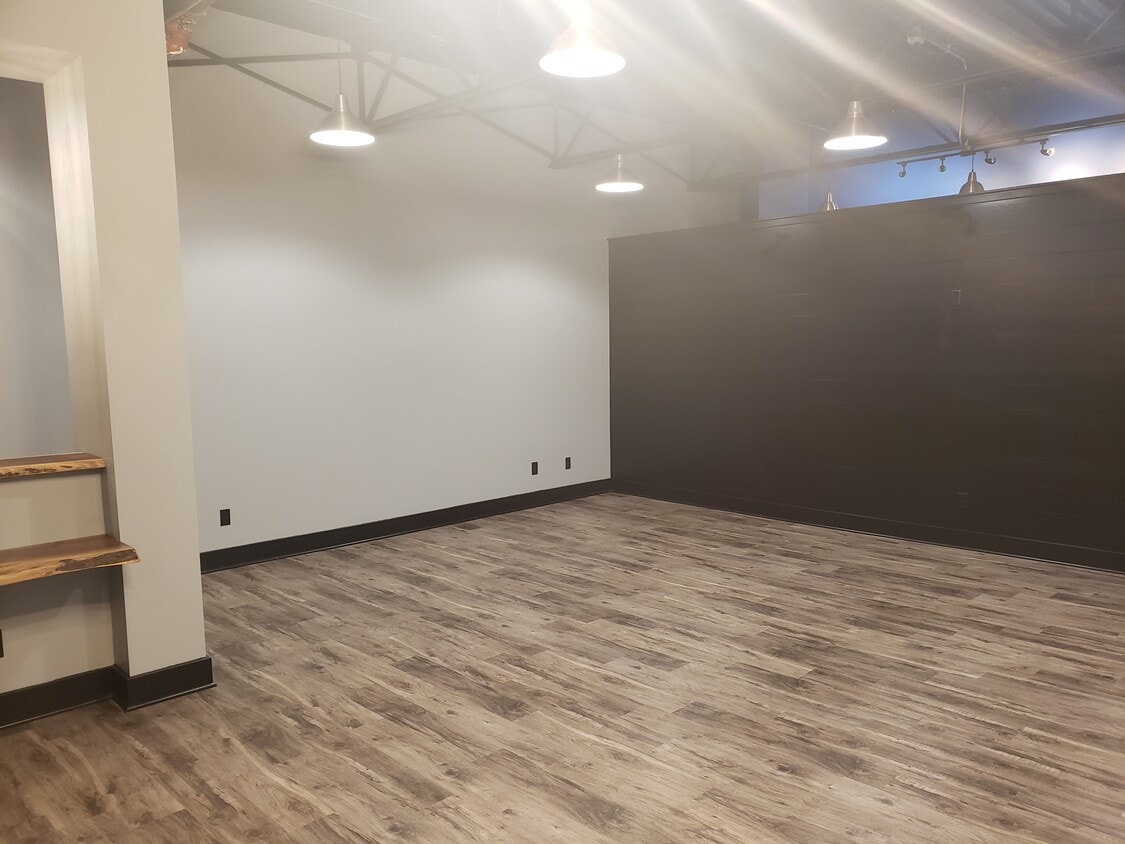 Photo - 329 S Washington Sq (Lansing, MI)