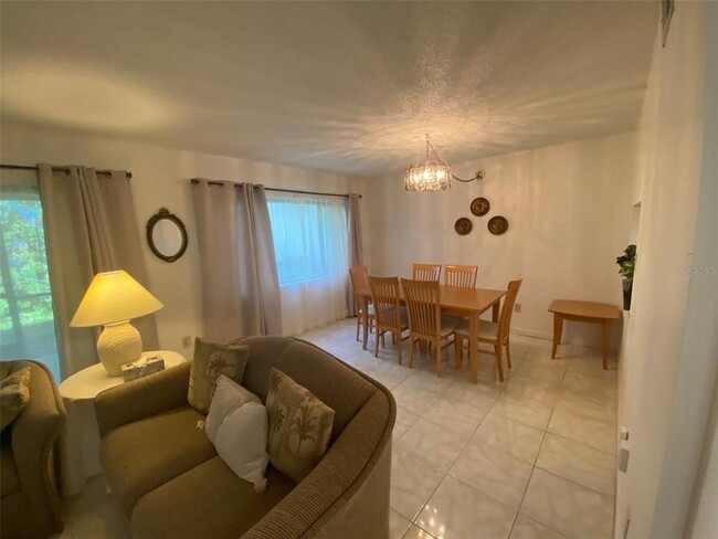 Foto del edificio - 5367 Vineland Rd