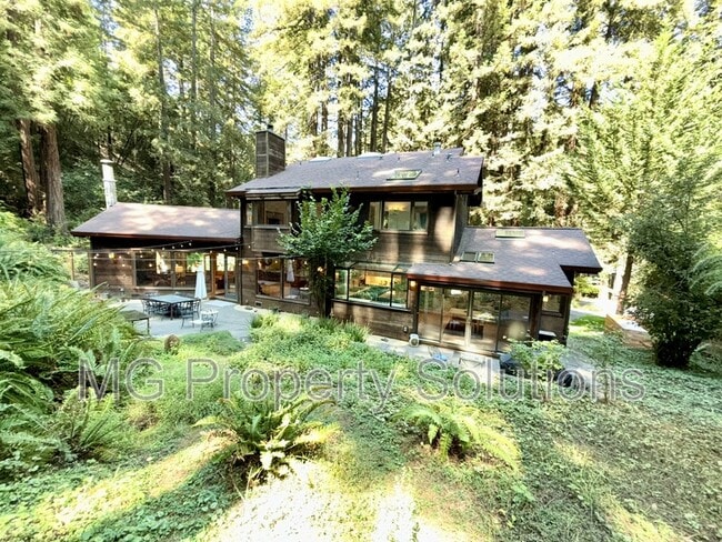 Foto del edificio - 7079 Lucas Valley Rd
