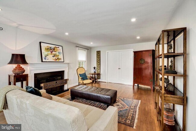 Foto del edificio - 4708 Yuma St NW