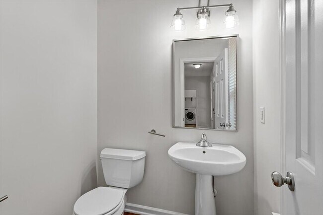 Foto del edificio - 2396 Sapphire Valley Dr