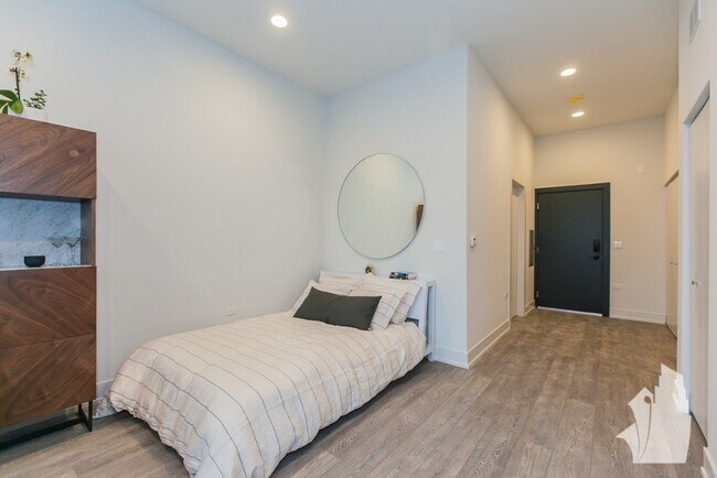 Building Photo - 840 N Larrabee St
