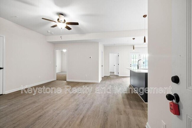 Foto del edificio - 229 E Johnson Cir