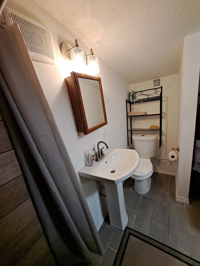 Building Photo - 6221 SW 41st Pl