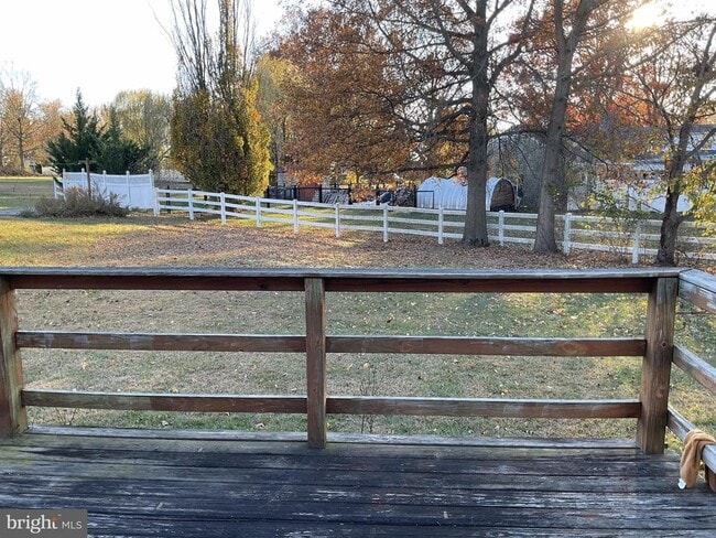 Foto del edificio - 103 Courier Ct