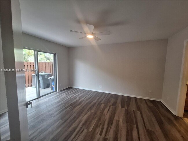 Foto del edificio - 22280 Timberly Dr