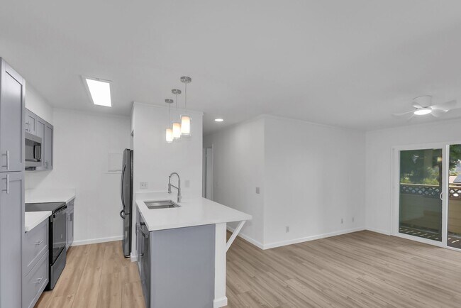 Foto del edificio - Fairway Terrace 2 bed 2 bath ground floor ...