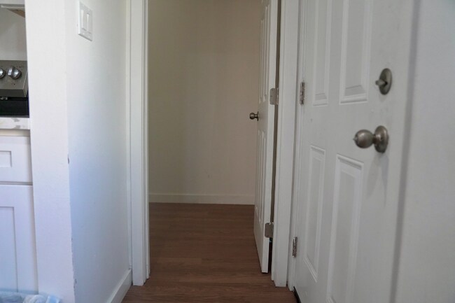 Foto del edificio - 9149 S Hobart Blvd