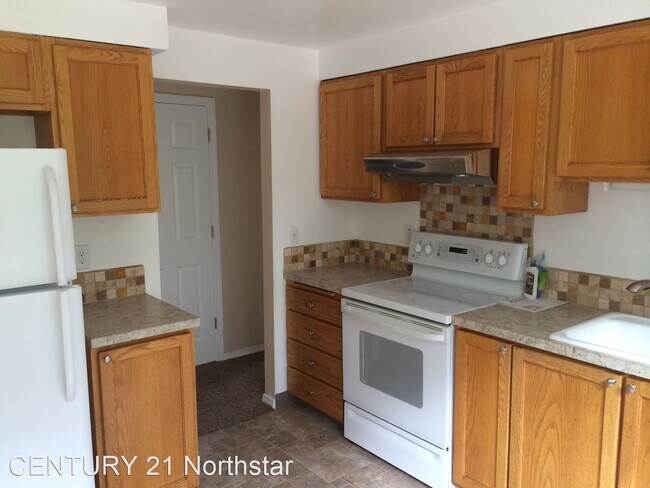 Building Photo - 3 br, 2 bath House - 2550 SE 9th Ct.