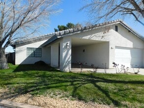 Building Photo - 742 N Inyo St