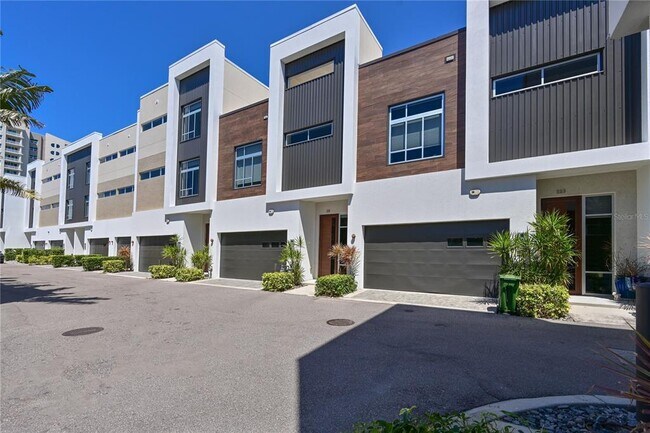 Foto del edificio - 221 Cosmopolitan Ct