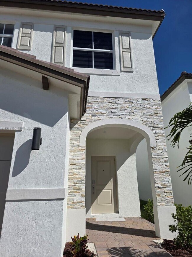 Foto del edificio - 2741 SE 24th Ct