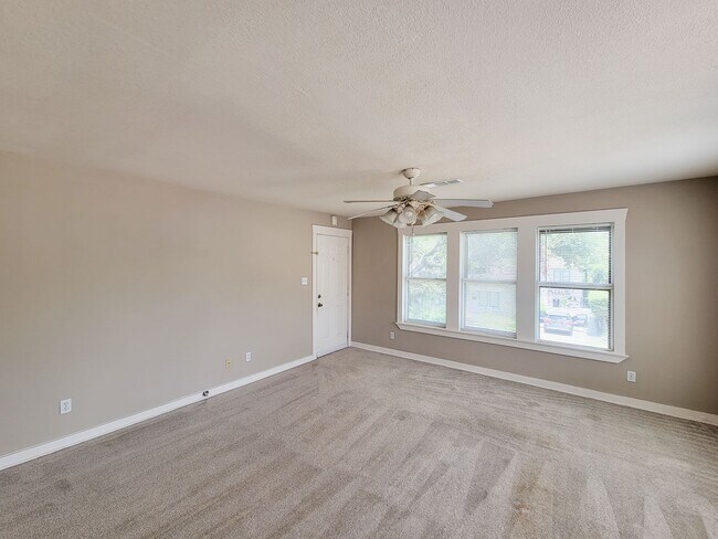 Building Photo - 4634 Norhill Blvd