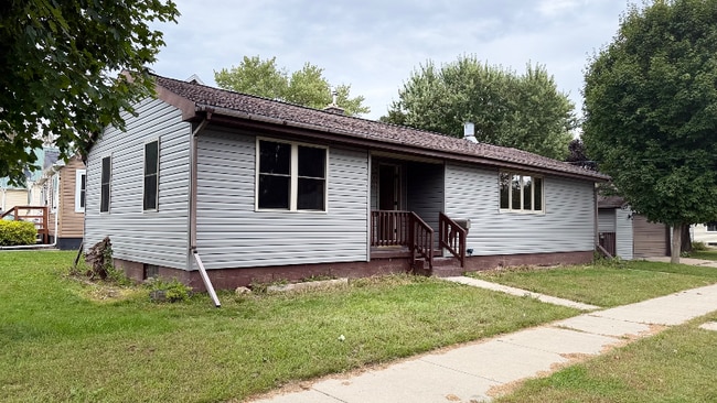 Building Photo - 509 Loomis Dr