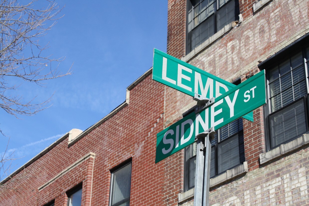 Foto principal - 1831 Sidney St