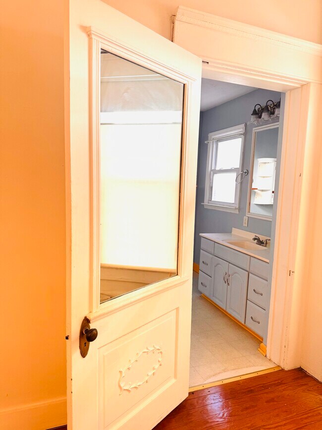 Foto del edificio - 503 S Broadway St