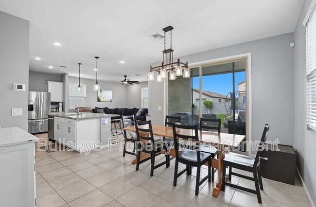 Building Photo - 40462 W Sunland Dr