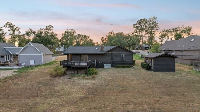 Foto del edificio - Ranch-Style Home Near the Razorback Greenway