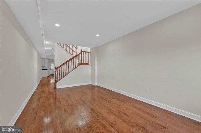 Building Photo - 2505 Foster Ave