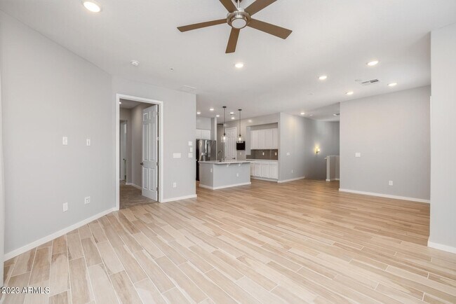 Foto del edificio - 250 W Queen Creek Rd