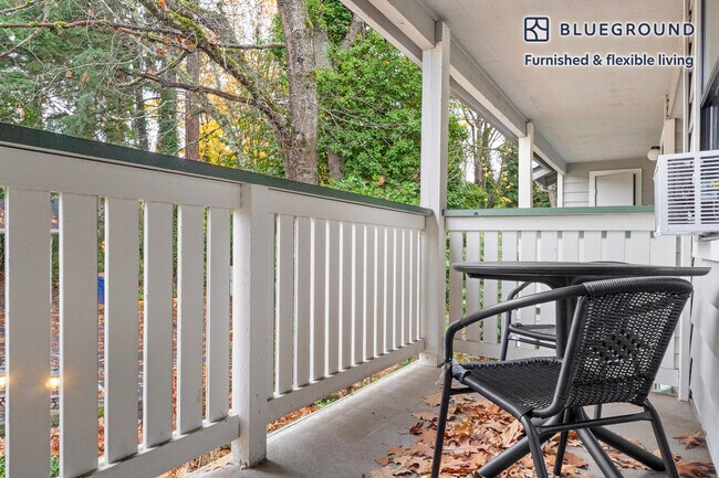 Foto del edificio - 15850 NE 40th St