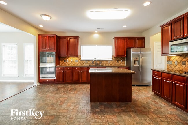 Building Photo - 3833 Tonsley Pl