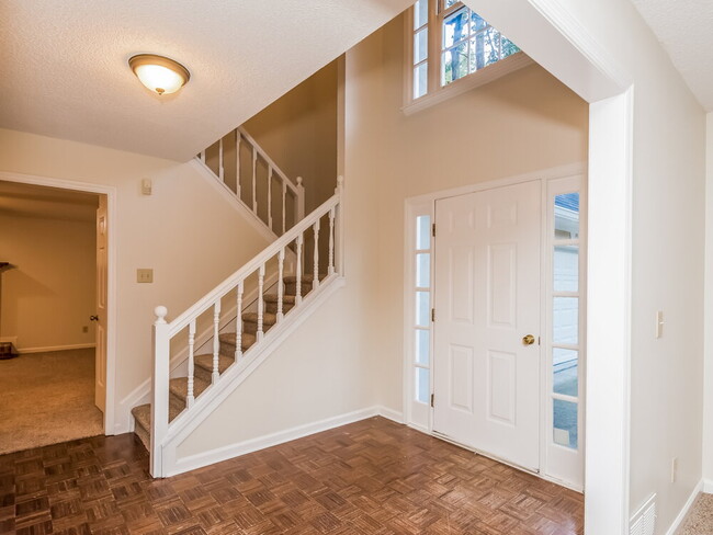 Foto del edificio - 5151 Brownwood Dr