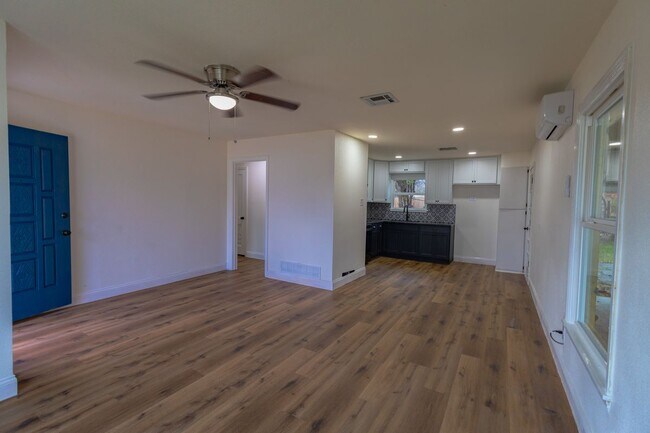 Foto del edificio - 1105 Spring Branch St