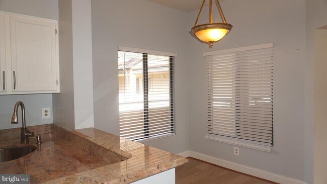 Foto del edificio - 6060 California Cir