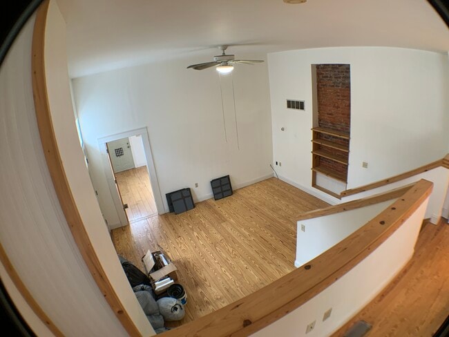Building Photo - 1347 S 6th St