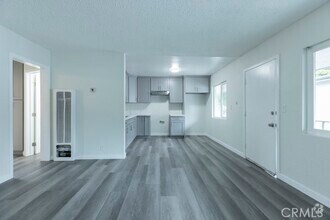 Building Photo - 5476 Linden Ave