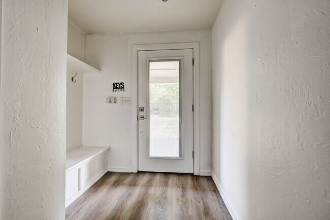 Foto del edificio - 1222 Camden Way
