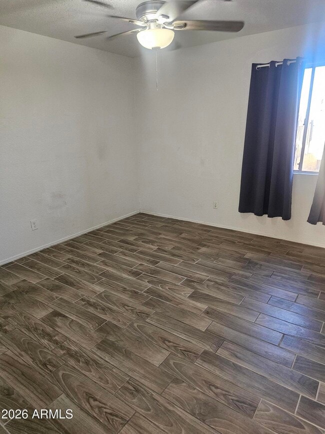 Foto del edificio - 4845 E Caballero Cir