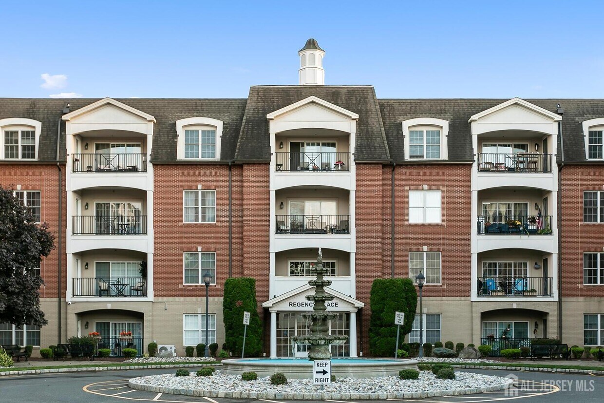 Foto principal - 325 Regency Pl