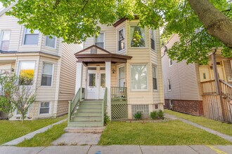 Building Photo - 2703 N Ridgeway Ave