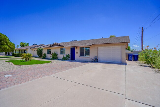 Foto del edificio - 845 W Romo Jones St
