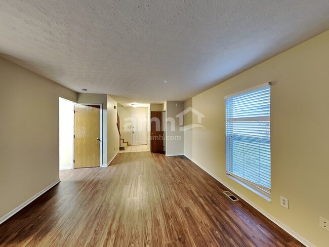 Building Photo - 728 Bouvier Court