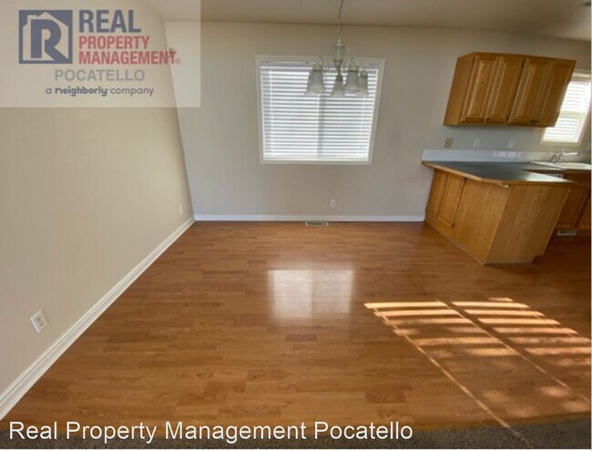 Building Photo - 4 br, 3.5 bath House - 479 Canyon Dr.