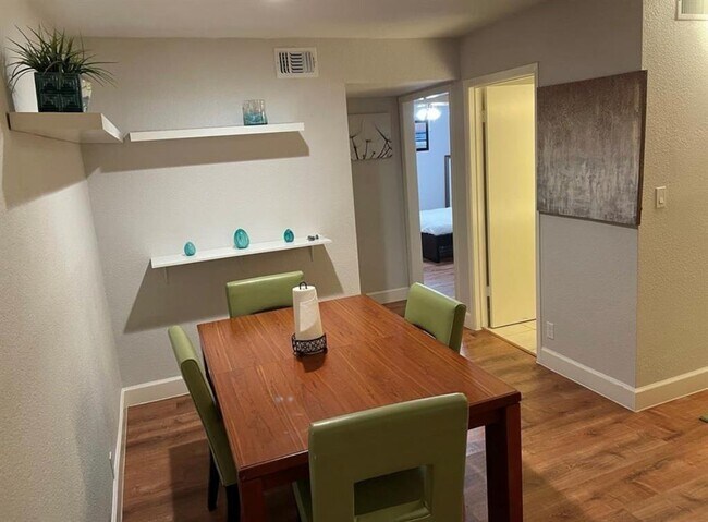 Foto del edificio - 3303 W Greenridge Dr