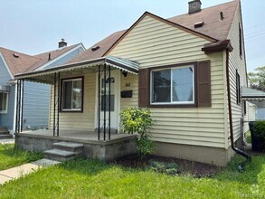 Building Photo - 671 White Ave