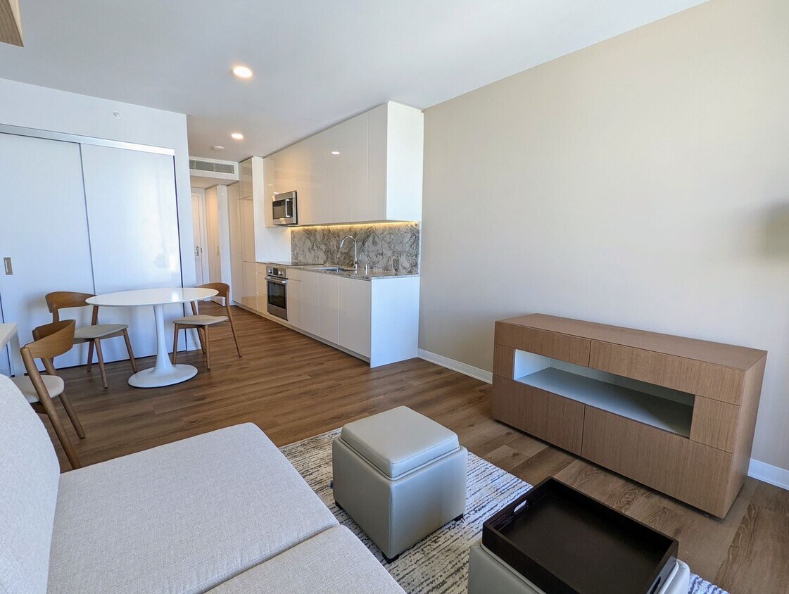 Foto principal - New Fully Furnished High Floor luxurious S...
