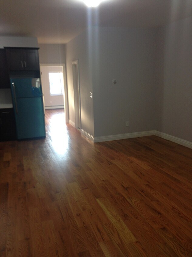 Building Photo - 632 Autumn Ave