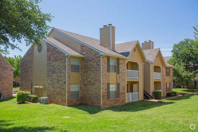 Building Photo - Skyler Apartments