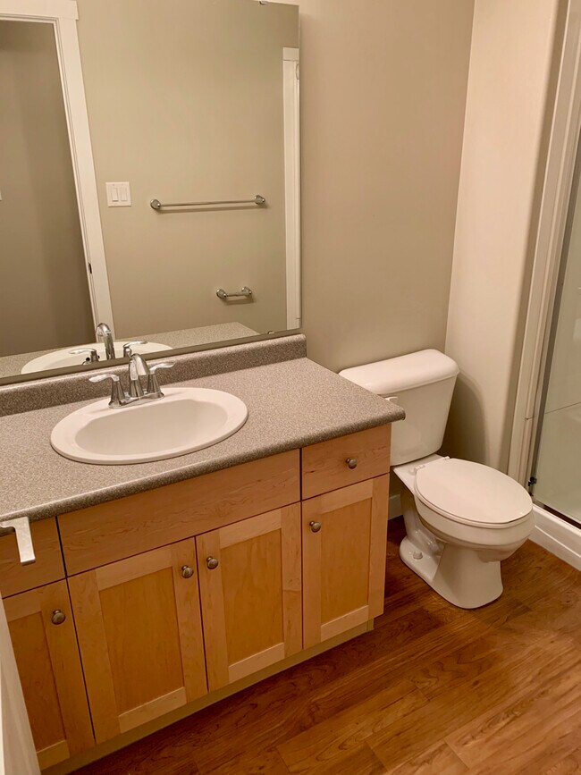 Photo du bâtiment - 814 Garnet St