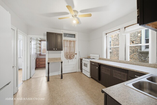 Foto del edificio - 2045 W Farragut Ave